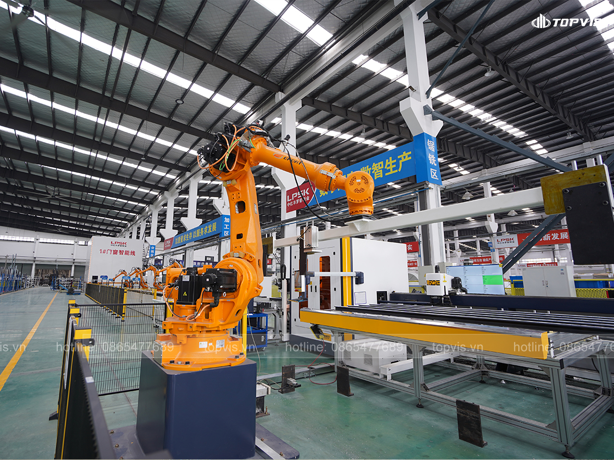 Dây truyền sản xuất cửa nhôm kính tại nhà máy