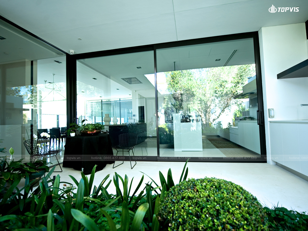 Cửa nhôm rãnh C cho thiết kế thẩm mỹ, đồng bộ phụ kiện